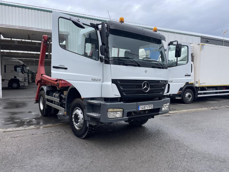 vrachtwagen Mercedes Axor 1829