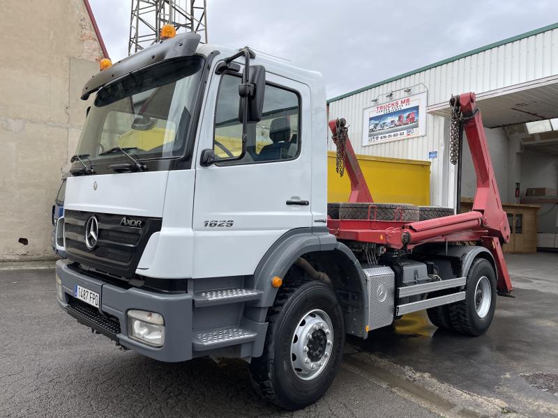 vrachtwagen Mercedes Axor 1829