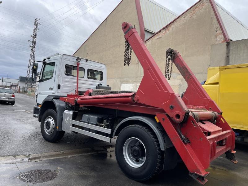 vrachtwagen Mercedes Axor 1829