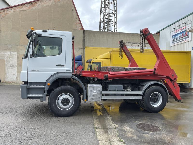 vrachtwagen Mercedes Axor 1829