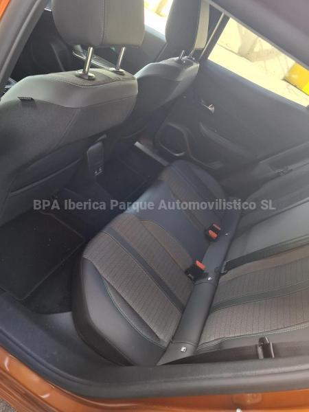 Coche Peugeot 2008 1.5 BlueHDi 110 S&S Allure Urbano