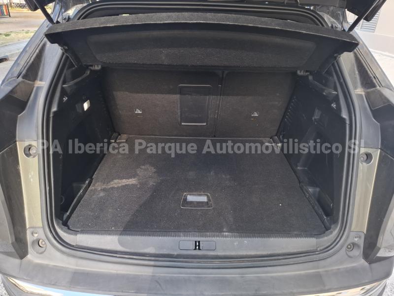 Car Peugeot 3008 GT 2.0L BlueHDi 180 S&S EAT8 Sedan