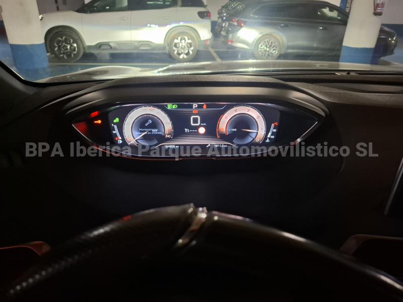 Car Peugeot 3008 GT 2.0L BlueHDi 180 S&S EAT8 Sedan
