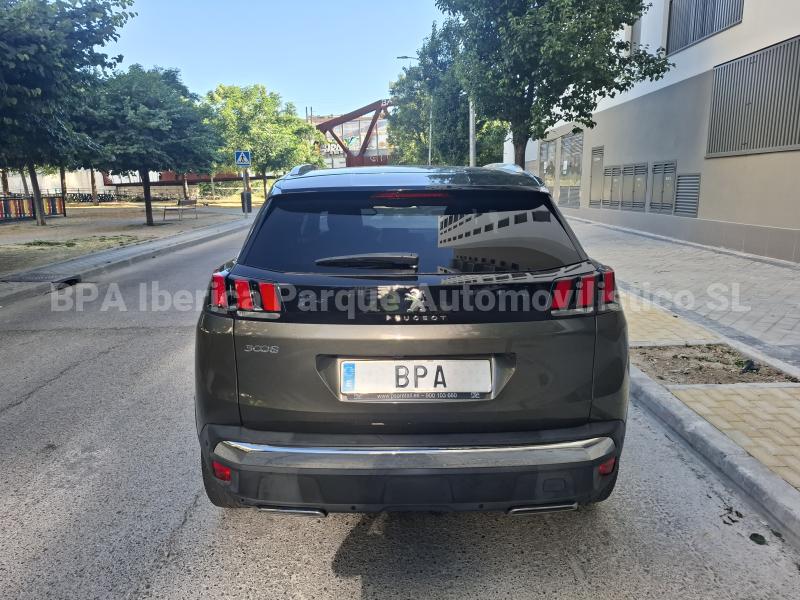Car Peugeot 3008 GT 2.0L BlueHDi 180 S&S EAT8 Sedan