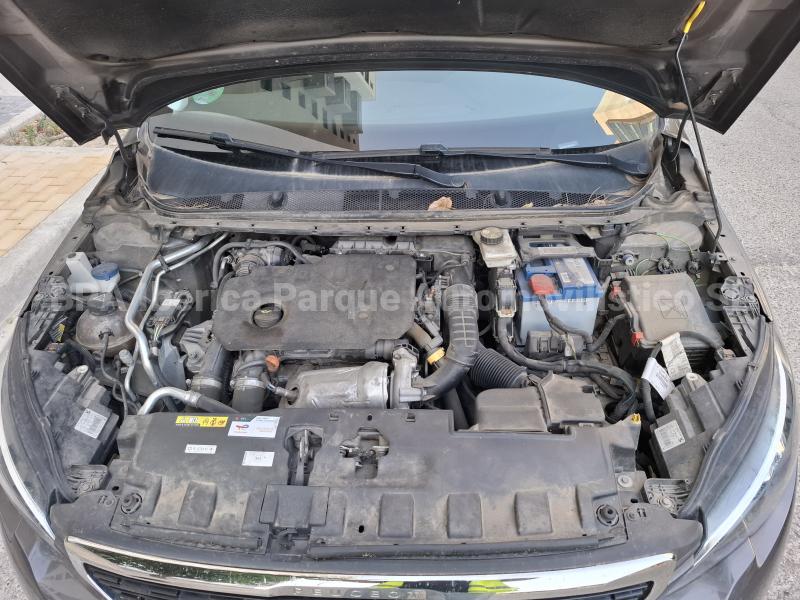 Car Peugeot 308 SW 1.5 BlueHDi 100 CV Navegador Estate