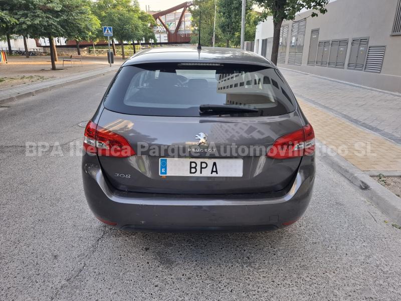Car Peugeot 308 SW 1.5 BlueHDi 100 CV Navegador Estate