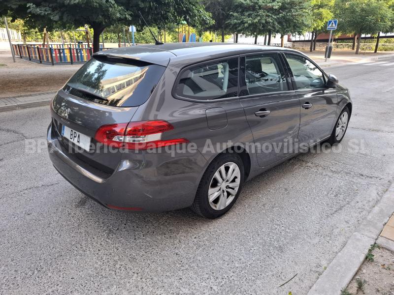 Car Peugeot 308 SW 1.5 BlueHDi 100 CV Navegador Estate