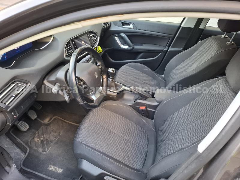 Car Peugeot 308 SW 1.5 BlueHDi 100 CV Navegador Estate