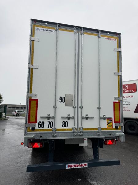 Semi-remorque Fruehauf NEUVE AVEC CONVOYEUR FRET AVION