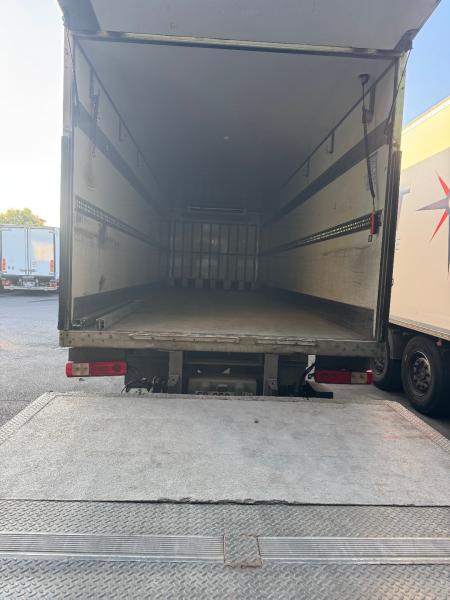 LKW Renault Gamme D WIDE