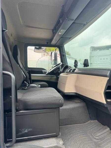 vrachtwagen MAN TGL 12.220