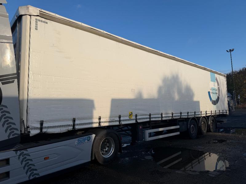 Fruehauf                 TAUTLINER AVEC HAYON