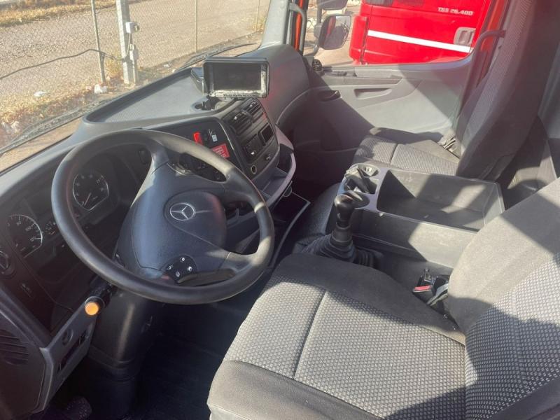 Ciężarówka Mercedes Axor 1829
