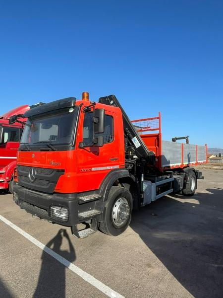 Ciężarówka Mercedes Axor 1829