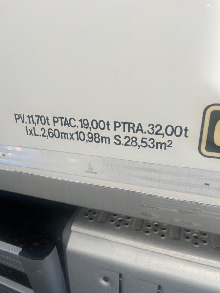 Ciężarówka Mercedes Antos 1827