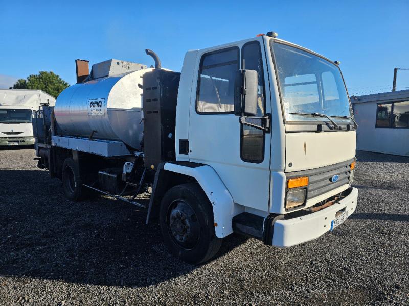 Straßenbau Acmar 4000 litres