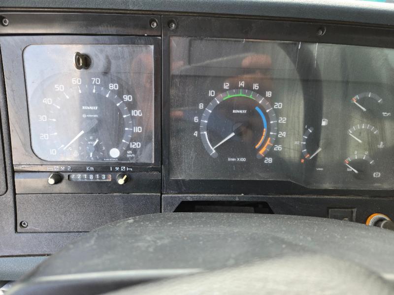 Engin de voirie Renault Premium 260.19