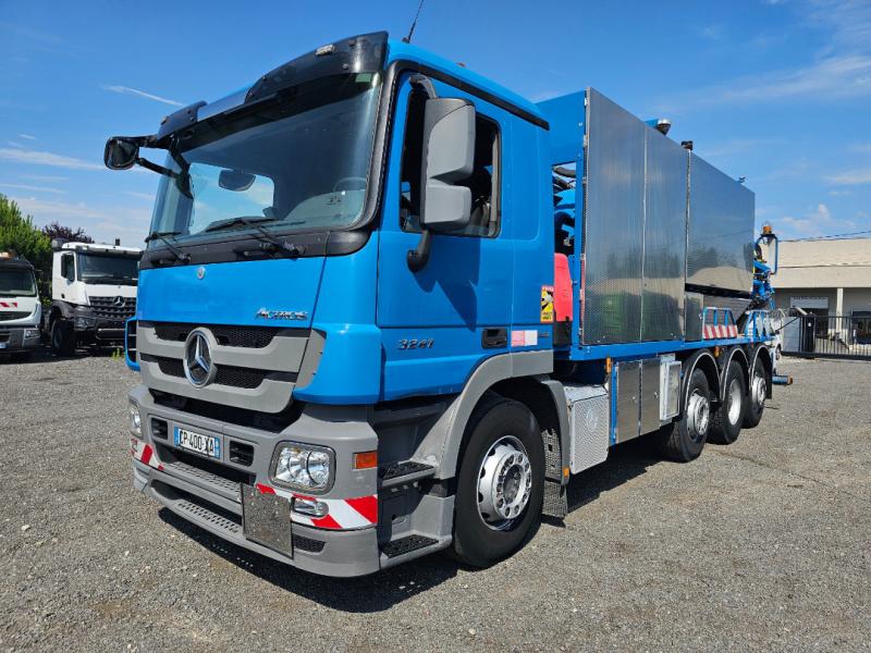 Mercedes Actros 3241