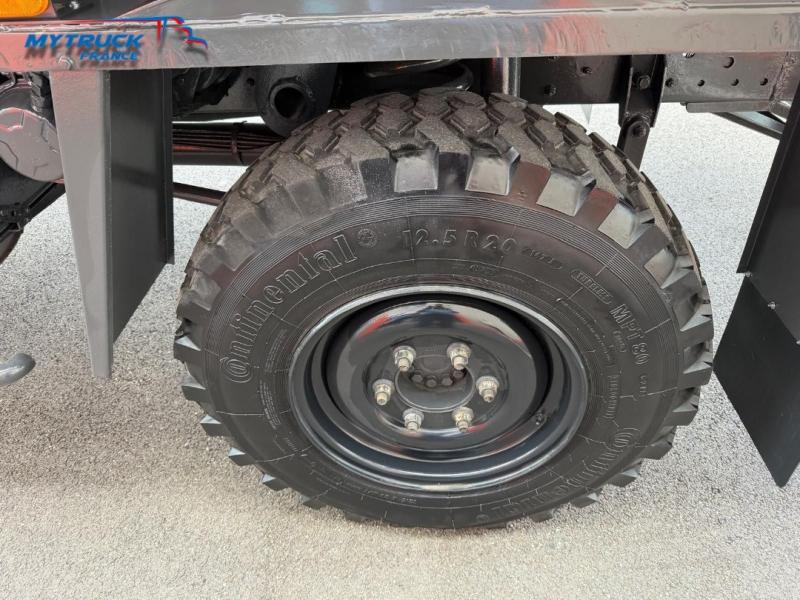 samochód dostawczy Mercedes Unimog