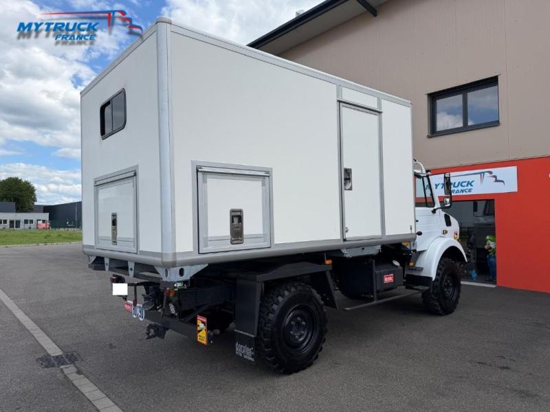 samochód dostawczy Mercedes Unimog