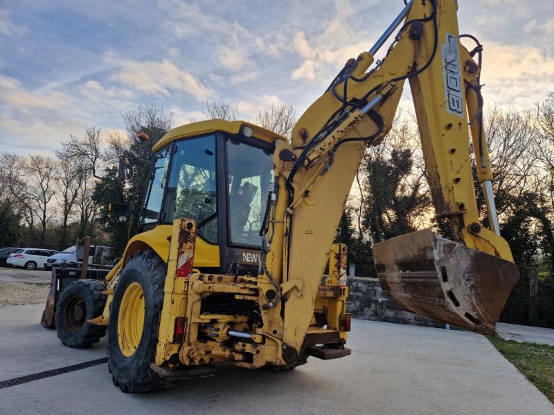 Tractopelle New Holland