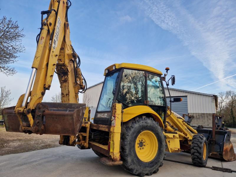 Backhoe loader New Holland