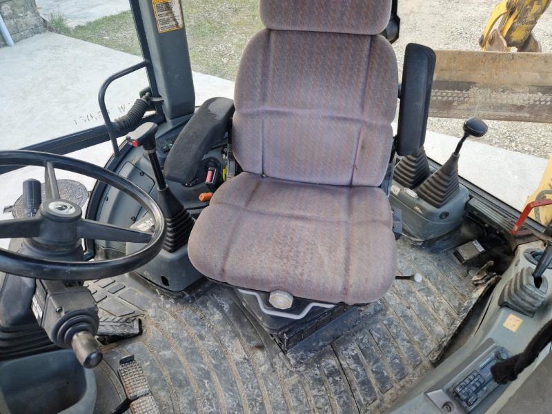 Backhoe loader New Holland