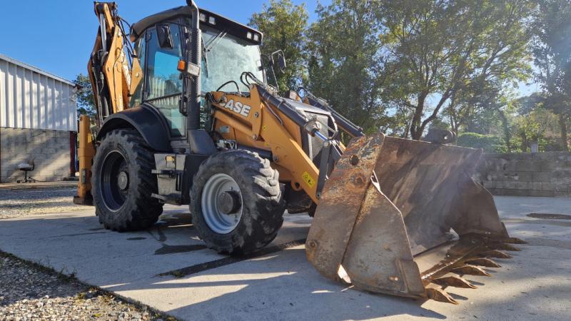 Backhoe loader Case