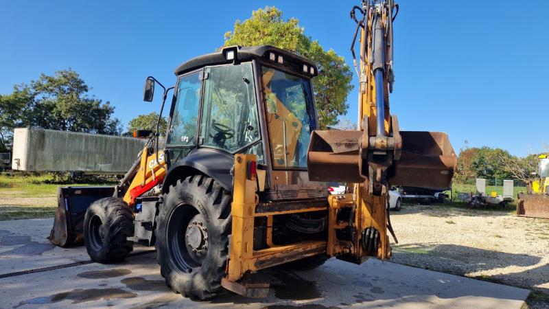 Backhoe loader Case