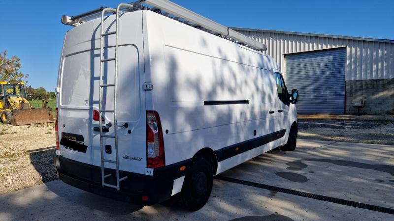 samochód dostawczy Renault