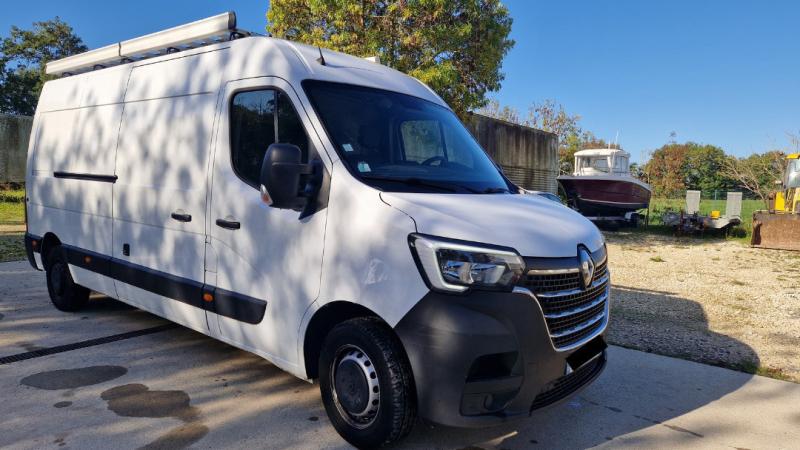 samochód dostawczy Renault