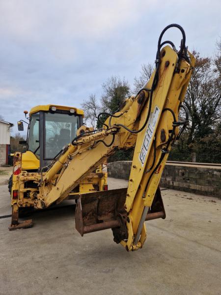 Backhoe loader New Holland LB 110
