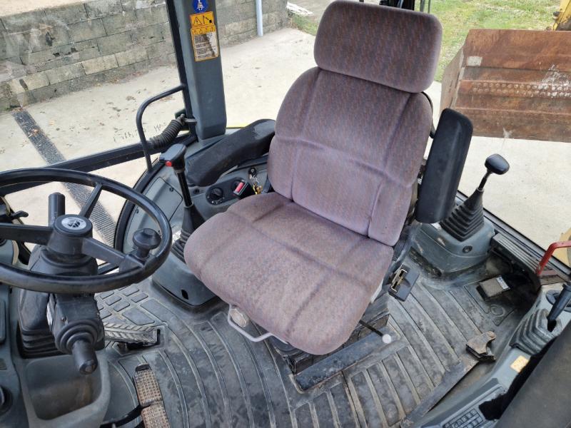 Backhoe loader New Holland LB 110