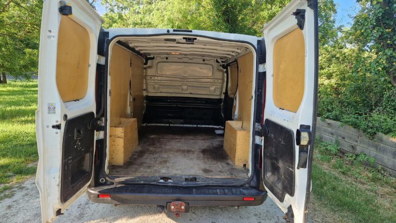 samochód dostawczy Renault Trafic L2H1