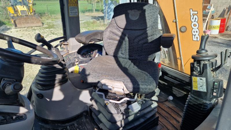 Tractopelle Case 580ST