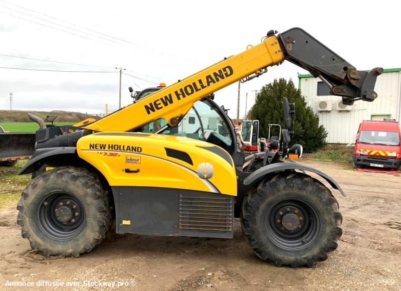NEW HOLLAND TH 7.32S FOURCHES + 1 GODET 4 ROUES MOTRICES