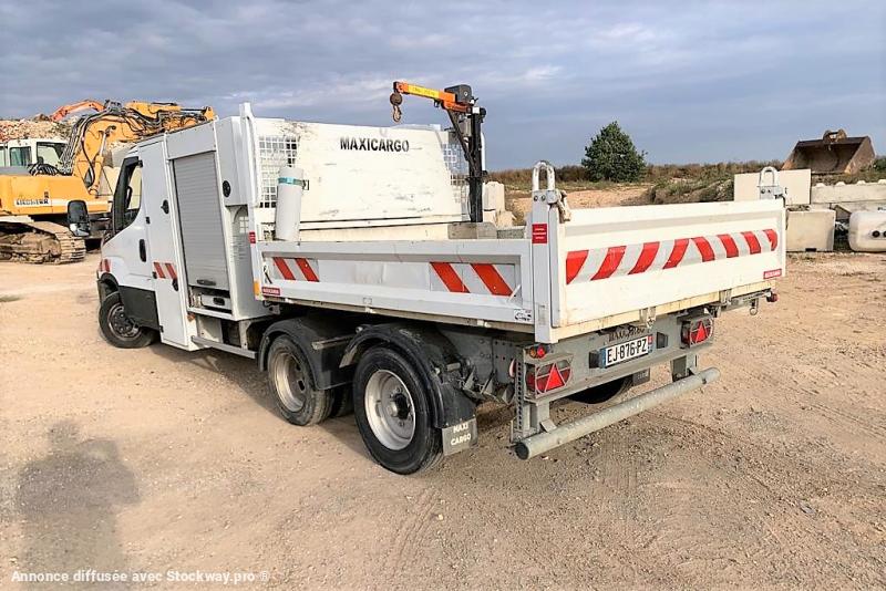 Photo IVECO 35C16 DOUBLE COFFRE REM 1 ESSIEU MAXICARGO image 2/14