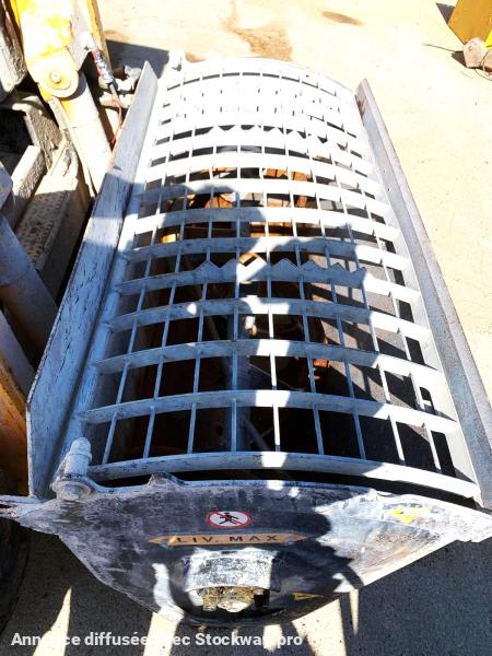 Photo MASSEY FERGUSON MF 516 SCAT LOADER GODET MALAXEUR A BETON image 9/9