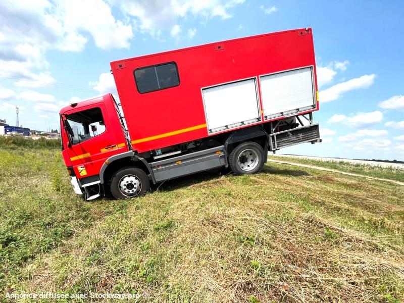 Photo MERCEDES BENZ ATEGO 4X4 BASE DE VIE 6 PLACES image 10/23