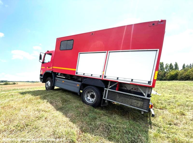 Photo MERCEDES BENZ ATEGO 4X4 BASE DE VIE 6 PLACES image 11/23