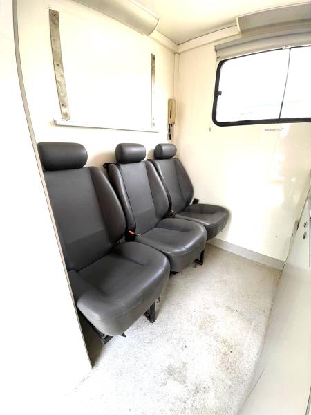 Photo MERCEDES BENZ ATEGO 4X4 BASE DE VIE 6 PLACES image 13/23