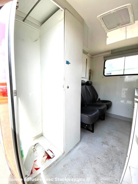 Photo MERCEDES BENZ ATEGO 4X4 BASE DE VIE 6 PLACES image 5/23