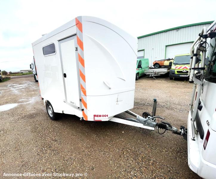 Photo VERENE REMORQUE BASE DE VIE DE CHANTIER  image 2/8