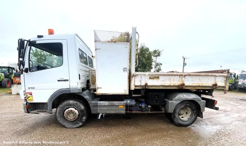 MERCEDES 918 TRI BENNE AVEC COFFRE 