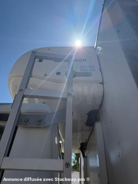 Photo Iveco 120E22 CAISSE FRIGO HAYON  image 6/9