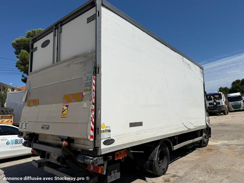 Photo Iveco 120E22 CAISSE FRIGO HAYON  image 8/9