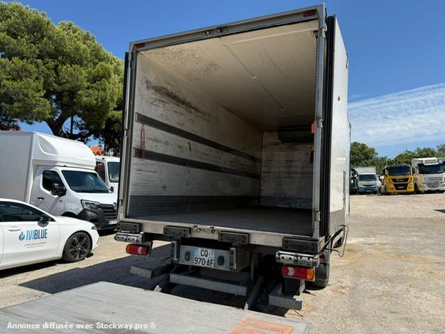 Photo Iveco 120E22 CAISSE FRIGO HAYON  image 9/9