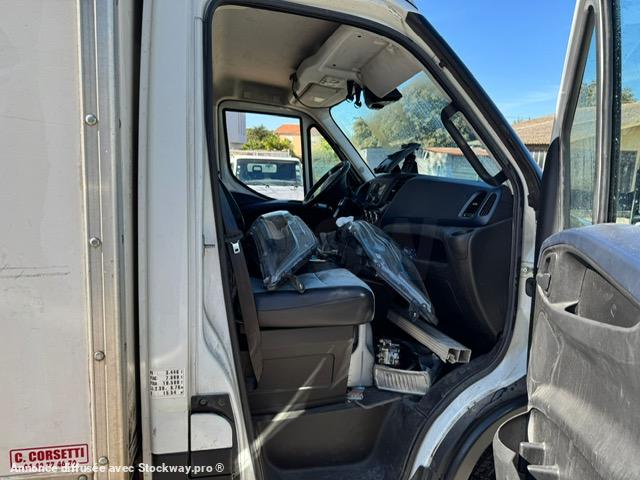 Photo Iveco 70C180 CAISSE HAYON  image 4/12