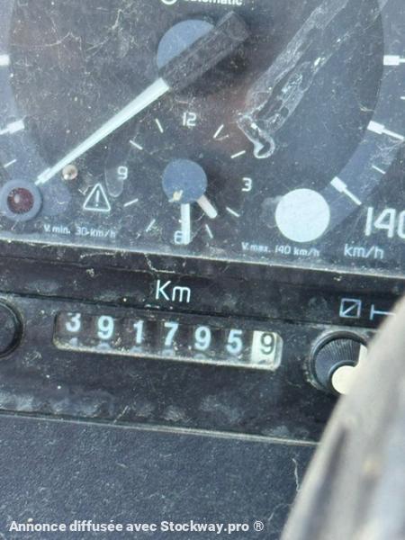 Photo Renault MIDLUM 210 CITERNE MERCERON 11000 L 4 COMPARTIMENTS  image 11/15