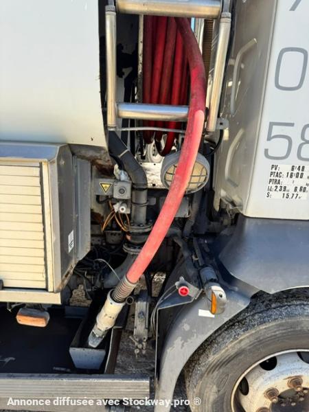 Photo Renault MIDLUM 210 CITERNE MERCERON 11000 L 4 COMPARTIMENTS  image 13/15